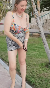 Busty1