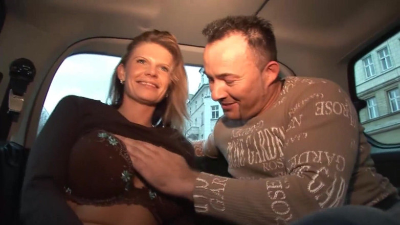 Busty German Sluts: Loira milf da Alemanha é pulverizada na parte de trás do...