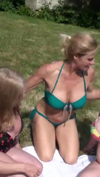 Lesbian Fun in the Sun