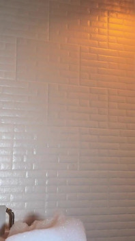 Neuken met de mooie jonge Colombiaanse Allison Sweet in een jacuzzi