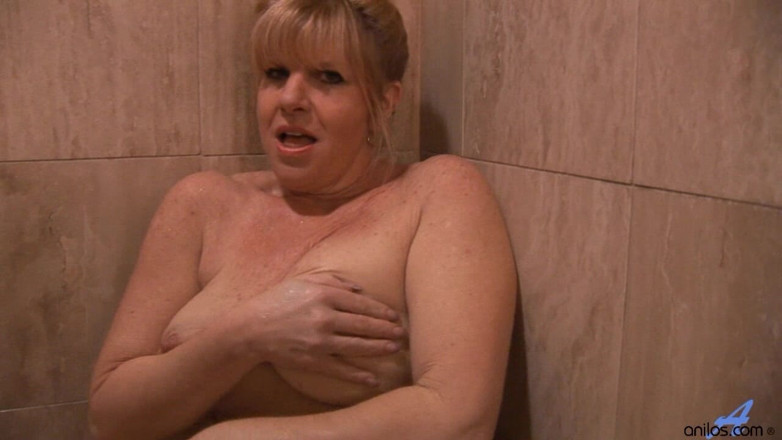 Anilos: Wet Pussy