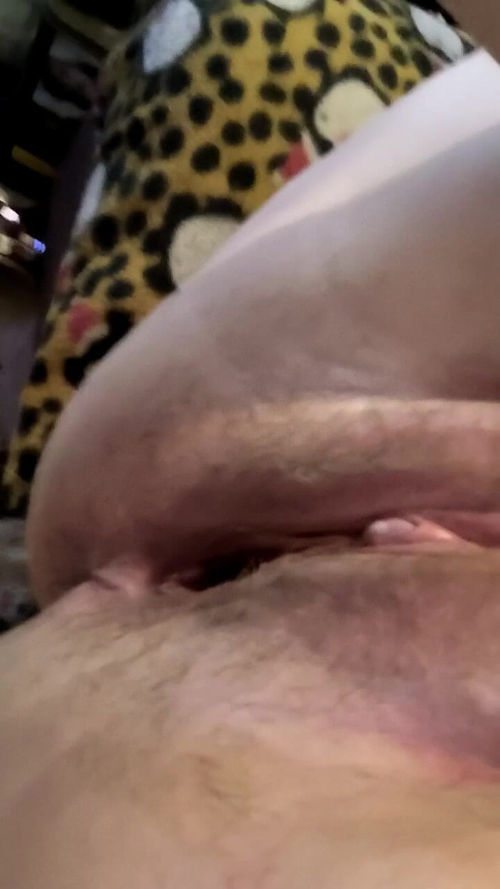 Fuckevelien: Um fã pediu um vídeo privado parte 4 com fistfucking