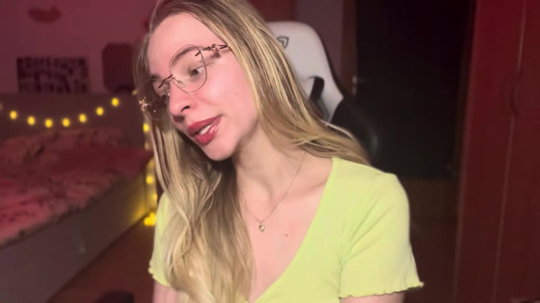 Goddess_Bella_Rae: Tại sao đàn ông đi vào nợ cho brats nóng trực tuyến
