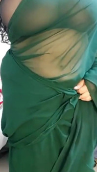 Awek desi melancap pantat besar dirinya