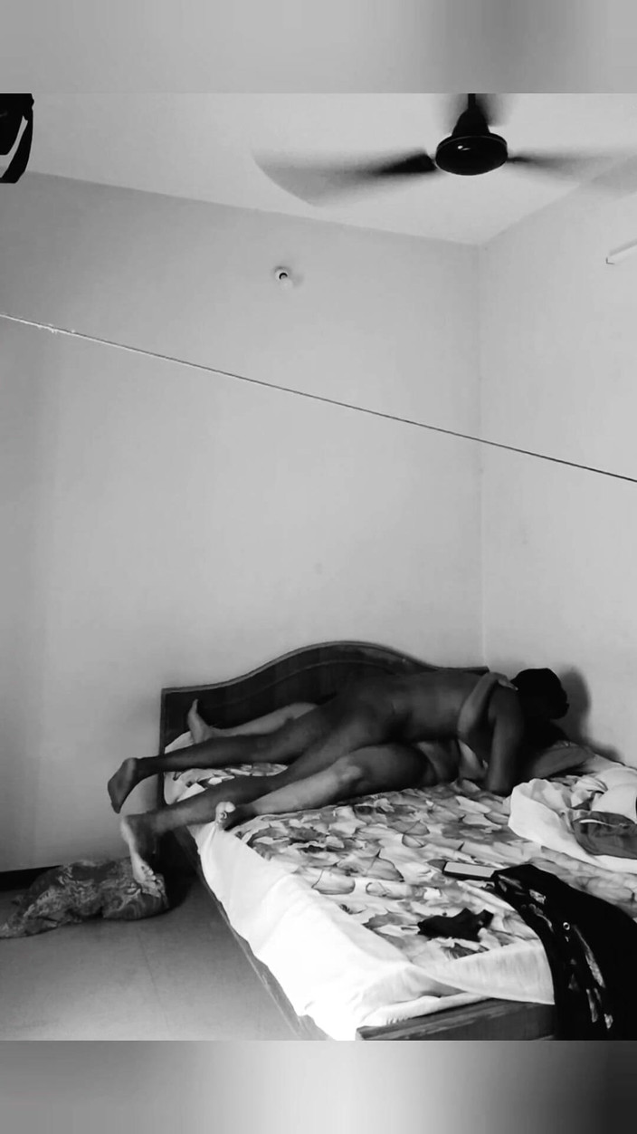 Sweet Couples: Des couples sexy, vidéo maison, baisent en noir et blanc