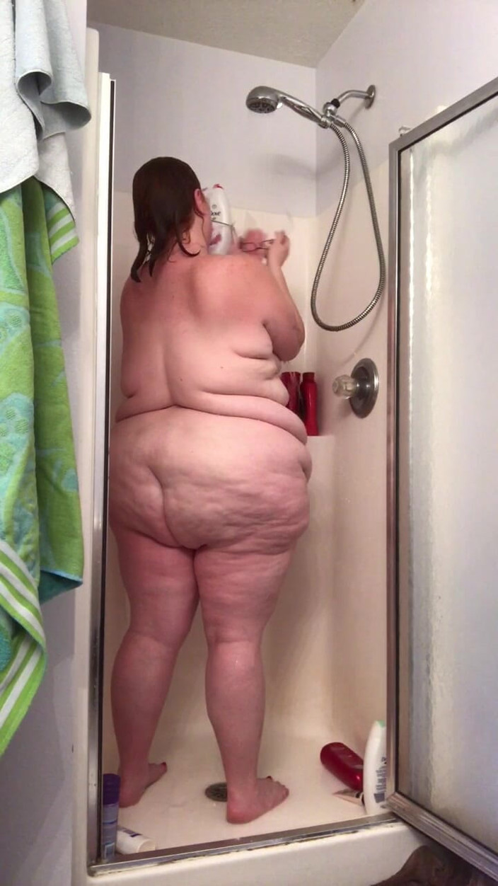 Julie Ginger: Shower Time with Julie Ginger
