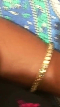 Mătușa Minakshi din Chennai muie dură și sex incitant cu iubitul ei