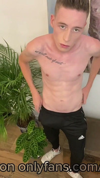Craig Solo honění s Cock Ring