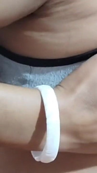 힌디어 오디오로 자지와 딥쓰롯 질싸로 섹스하는 인도 벵골 의붓엄마 더티 소날리 섹스 1부