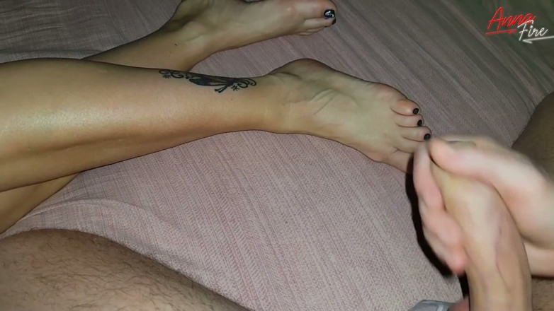 Anna Fire: Stepson masturbates and cums on stepmom's beautiful feet
