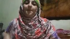 मेरा czn प्रशंसकों के लिए स्तन दिखा रहा है