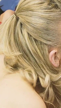 Lésbicas em cenas quentes 2_lesbian amigos se fodem com seus consolos enquanto o resto da equipe assiste