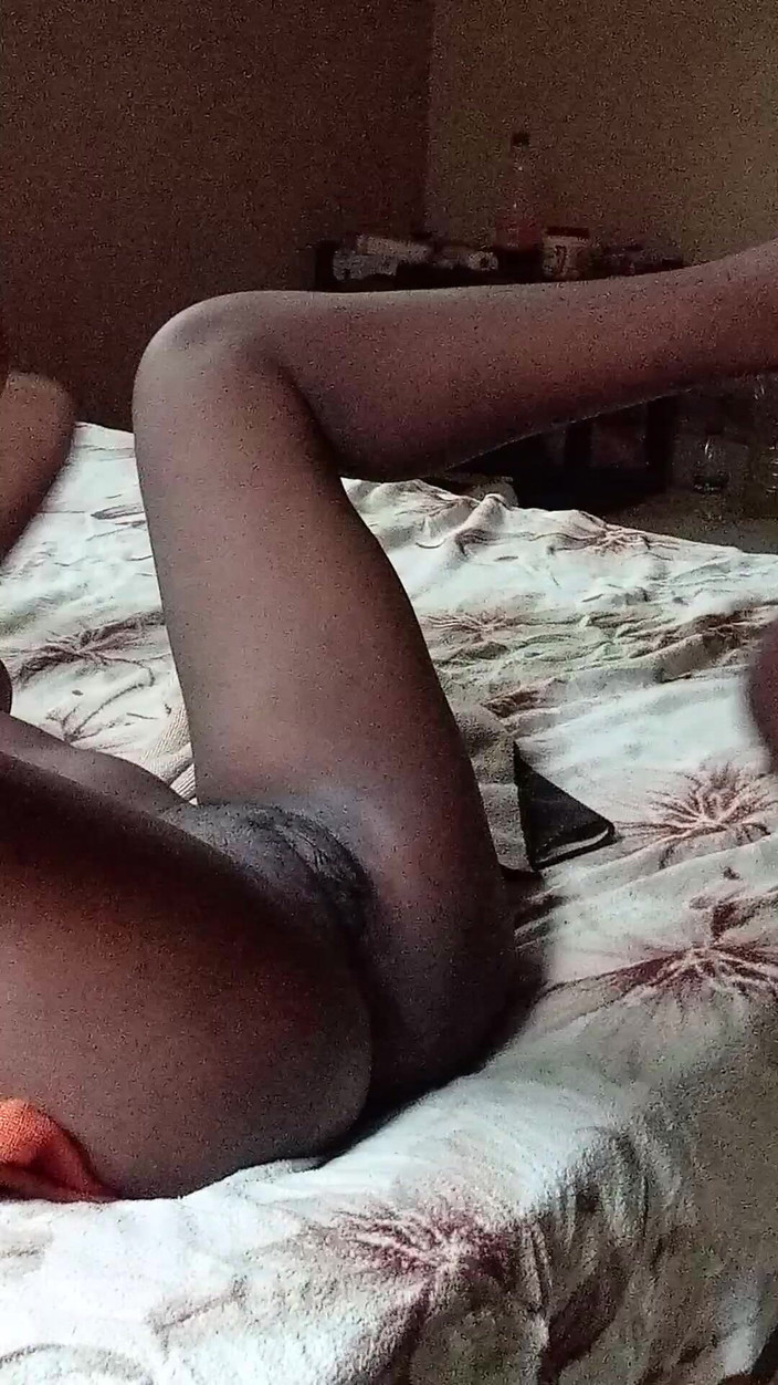 Londiq girls: 이웃과 섹스하는 바람둥이 마누라 10inc 거대한 흑인 자지 그녀의 가슴에 대박 사정