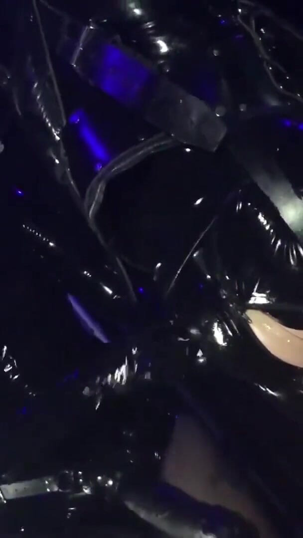 Suspended fuck (Lady Valeska FemDom)