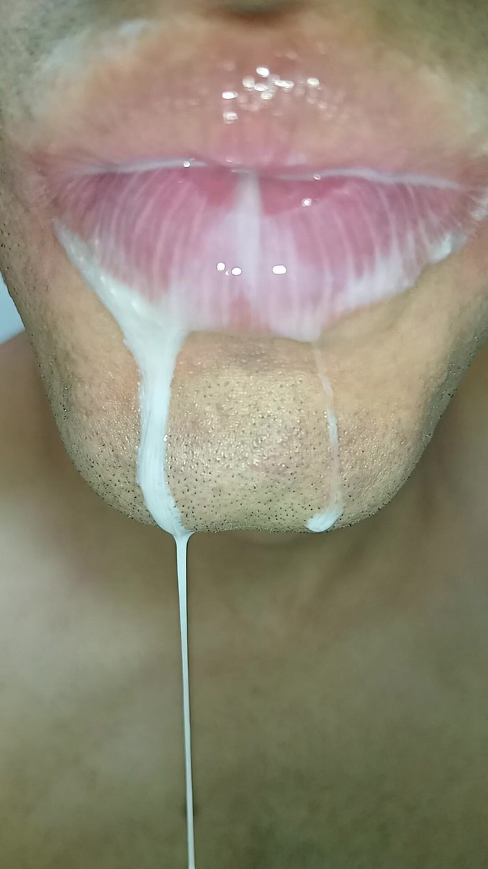 Rey rey: Uwielbiam spermę w ustach, język długi język, pocałunek, sześciopak, siłownia...