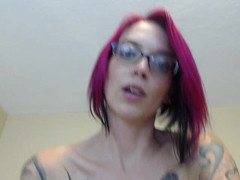 Anna Bell Peaks: La rossa tatuata si masturba in cam