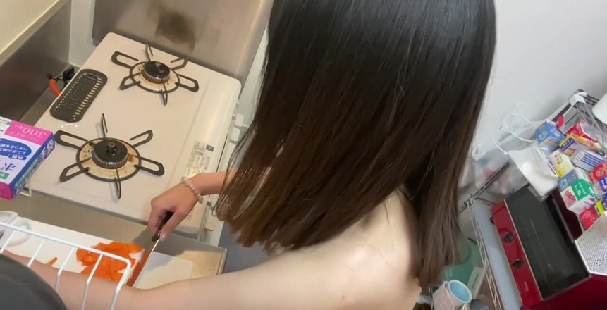 Gionji Miyu: 我正在做饭，突然他做了后入式。