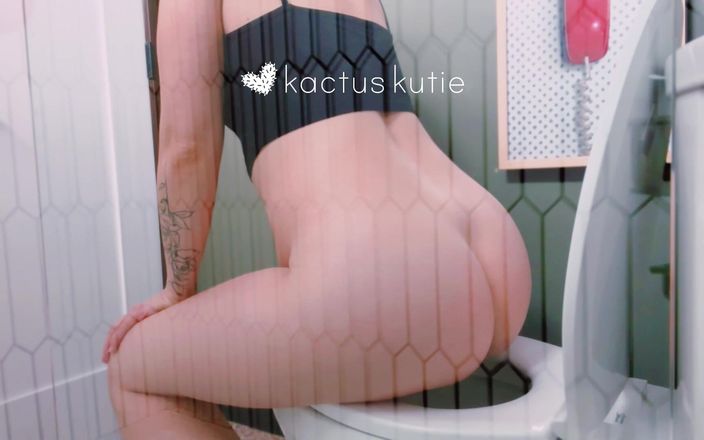 Kactus kutie: Voyeur Pee at a Sleepover Party