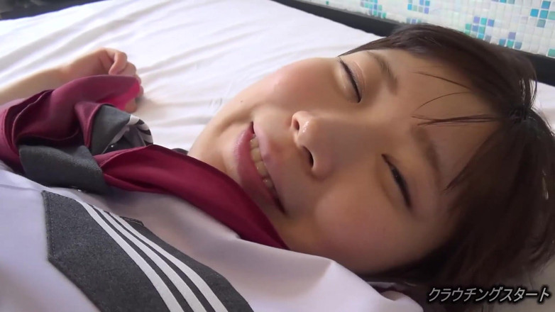 Asians in love: En uniforme, Lori aime une grosse bite