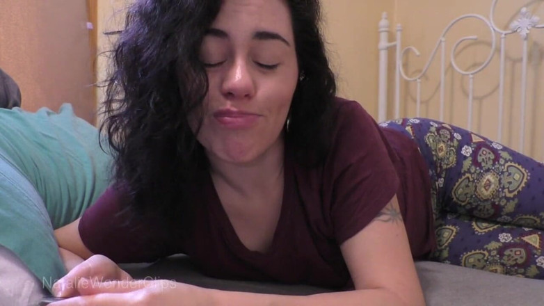 Natalie Wonder: Il giovane ragazzo desideroso della matrigna vuole fare qualcosa che...