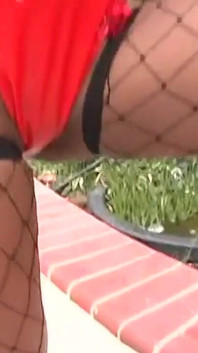 Jada Fire miluje velkého bílého ptáka v jejím zadku