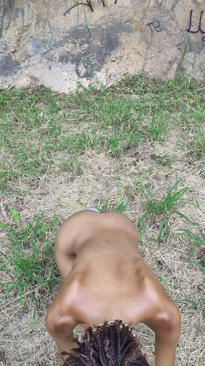 Lily Slav: Ходити на прогулянку в лісі, як цуценя