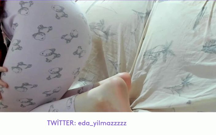 turk_milf_porno: Arsch titten tanzen Twerk im Schlafanzug mit Musik- Türkische MILF...