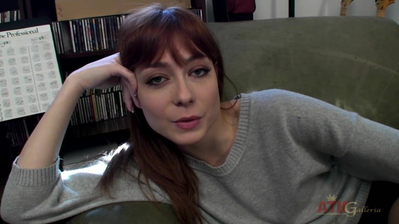 ATKIngdom Fans: Brunette bombshell zoe voss at the interview