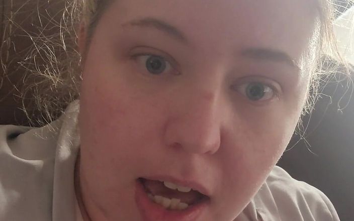 KinkyKatie: Nu am suficient spațiu pe telefonul meu