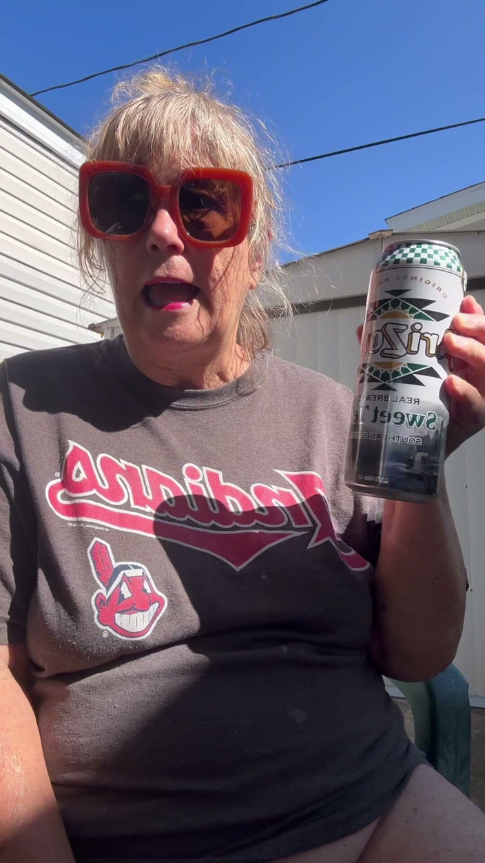 Big Ass 4 U: Outside Refreshment Time with Sweet Tea