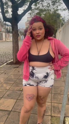 Cutiepiie Chubby: BBW går in medan gasig och inte kan sluta prutta