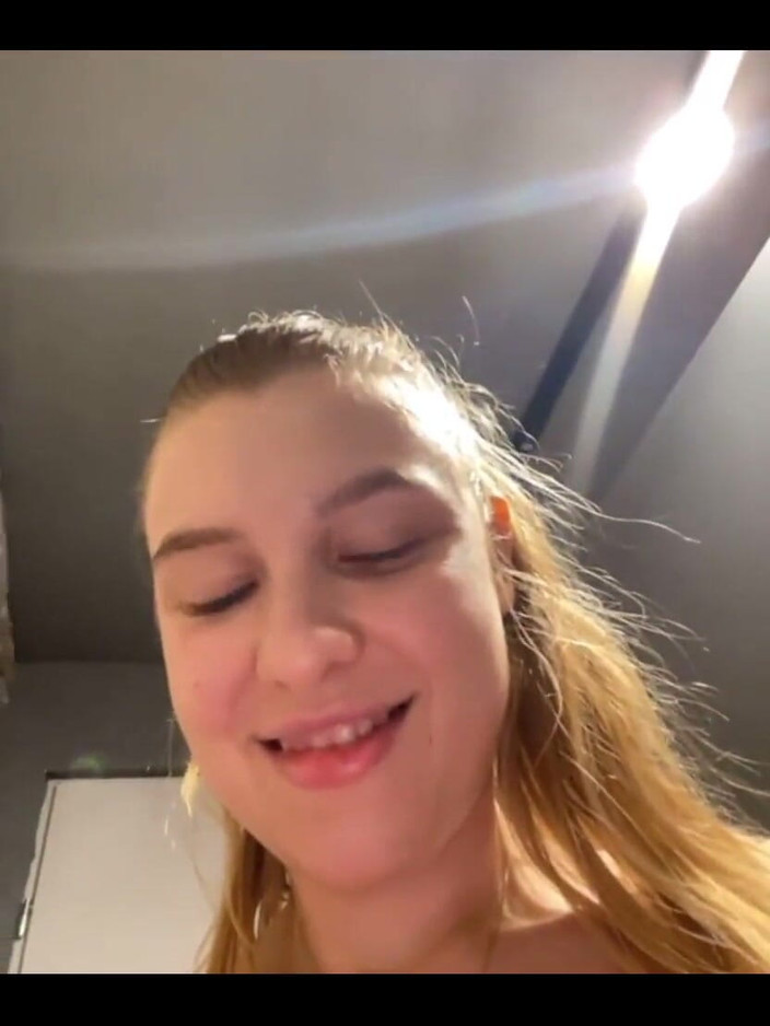 JuiceLussie: Перший раз анал на публіці