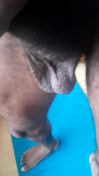 髪に奪われて:私の体を崇拝するよう促される