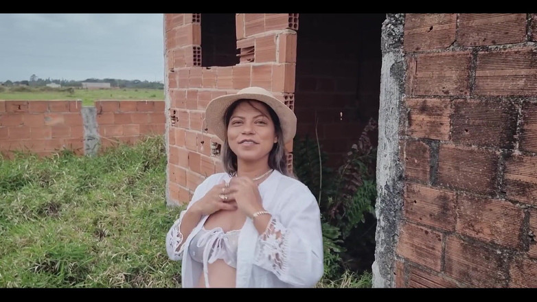 MarieChell: Zatrzymałem się w małym domu na drodze, aby zrobić zdjęcia,...