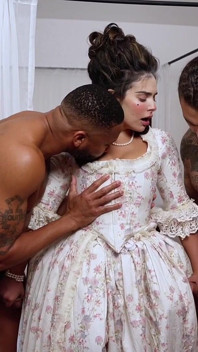 PAWG สาวขาวตูดใหญ่โลภน้ำควย โดนเย็ดและอัดด้วยควยยักษ์สองอัน
