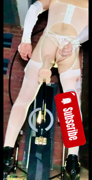 Benito414: Femaboy White punčocha venku šukající stroj