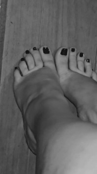 Sexy Toes Shining for Stepdaddy