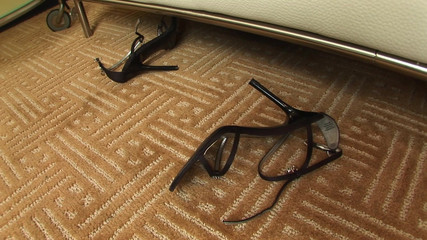 Hand Lotion Studios: Nadržená manželka má schůzku s doktorovým tlustým ptákem