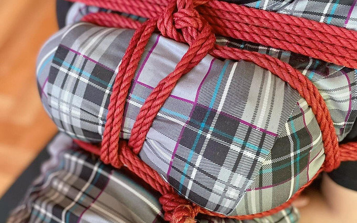 ushirosugatanomiki: Hra na SM, kterou chtěla