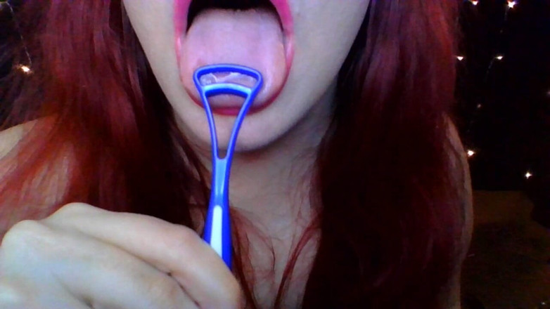 Scarlet Vixen: Tongue &amp;mouth fetish - skrapa