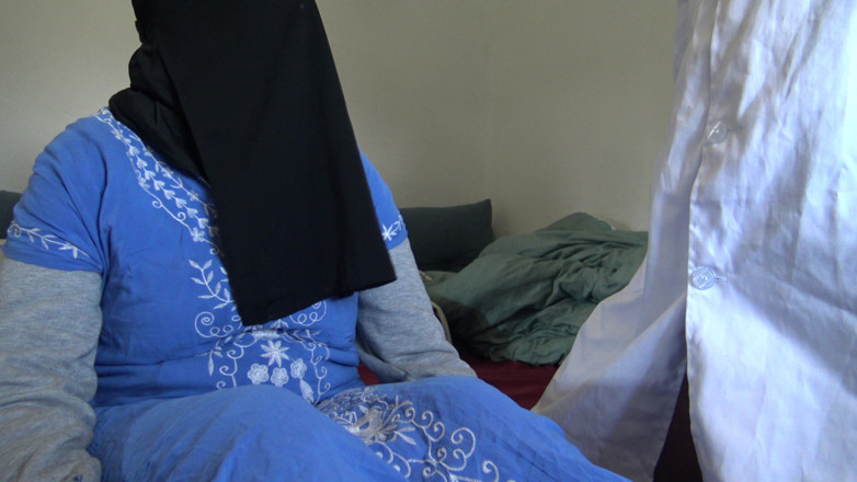 Souzan Halabi: Dokter Amerika ngentot tante seksi arab dengan memek berbulu di...