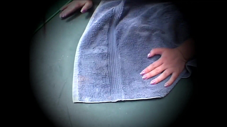 Wonderful Hot World X: Orgía con joven pelirroja corrida en la boca por pollas...