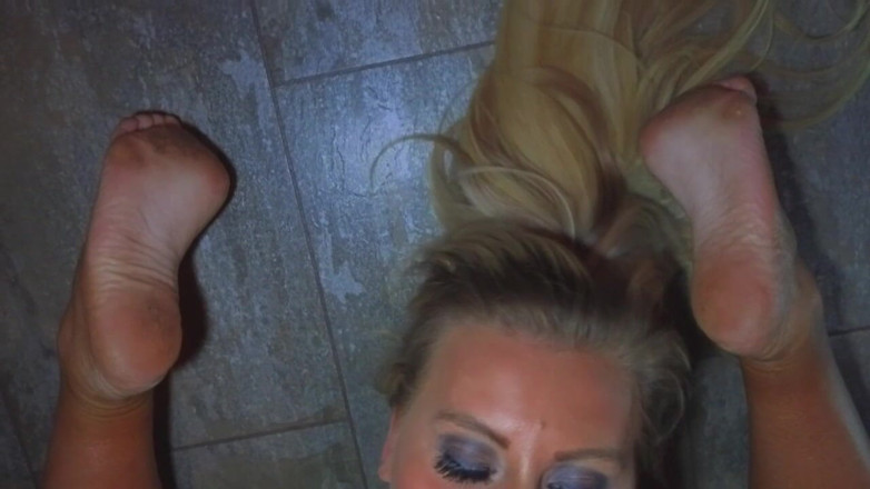 MILF MAFIA: Nasty Dungeon Threesome
