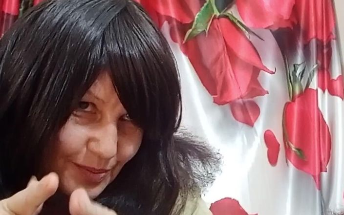 Bolly Karma: Amatorskie MILF dostaje duży czarny tyłek i penisa