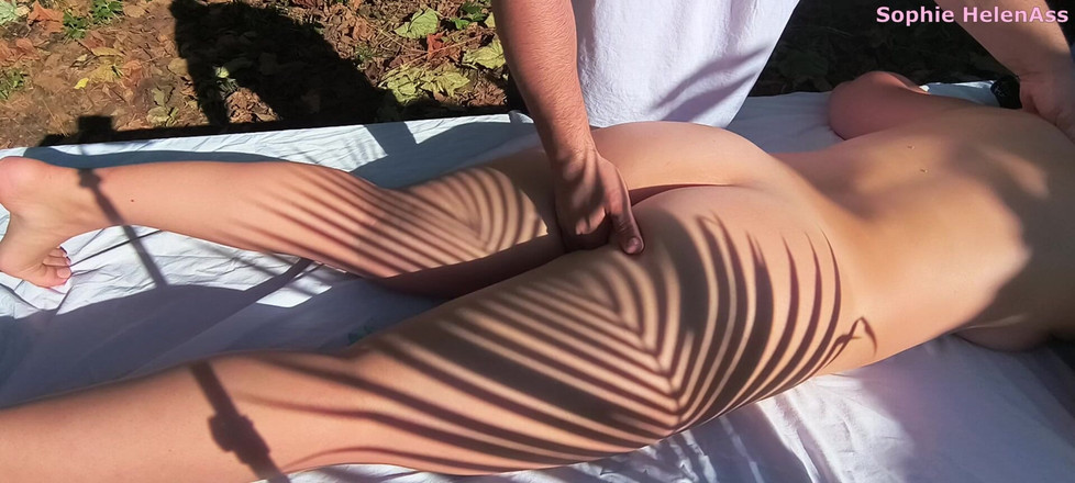 Sophie HelenAss: 안마사랑 남편에게 바람을 피우는 핫한 금발!