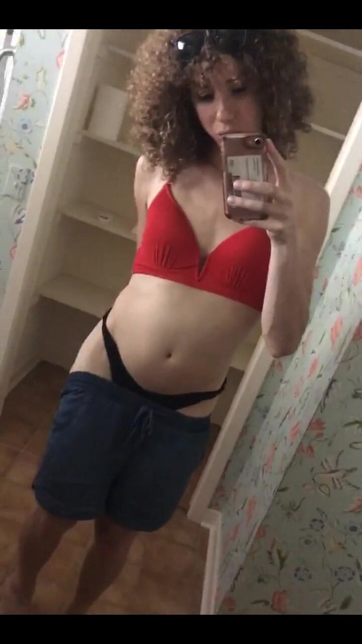 Tia Tizzianni Productions: Poniéndose travieso en el lago, una serie