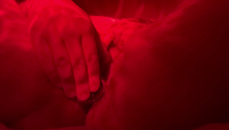 SoftBakedAfterDark: Кончаю в шкаф моей соседки
