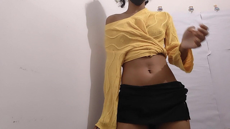 desigirl93: Caliente amateur hermanastra caliente coño caliente apretado coño