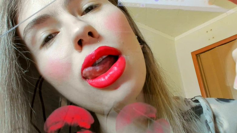 Rarible Diamond: Bạn dưới đôi môi đỏ của tôi