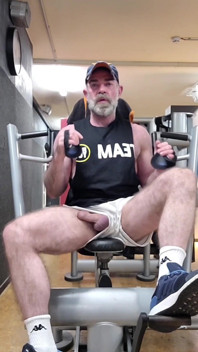 Muscle Bear Naughty at Gym